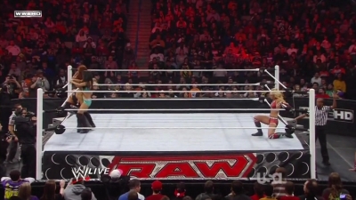 WWE_Raw_12_13_10_Diva_Battle_Royal_720p_AC3_5_1_x264_mkv_000331097.jpg
