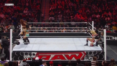 WWE_Raw_12_13_10_Diva_Battle_Royal_720p_AC3_5_1_x264_mkv_000331598.jpg