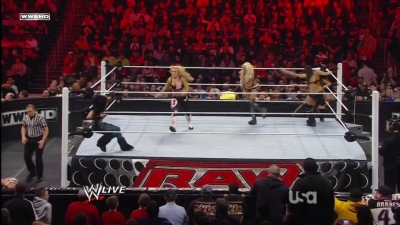 WWE_Raw_02_28_11_Diva_Battle_Royal_720p_AC3_5_1_x264_mkv_000038638.jpg