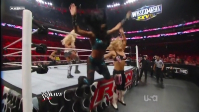 WWE_Raw_02_28_11_Diva_Battle_Royal_720p_AC3_5_1_x264_mkv_000061261.jpg