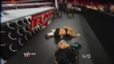 WWE_Raw_02_28_11_Diva_Battle_Royal_720p_AC3_5_1_x264_mkv_000061828.jpg