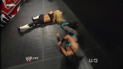 WWE_Raw_02_28_11_Diva_Battle_Royal_720p_AC3_5_1_x264_mkv_000062396.jpg