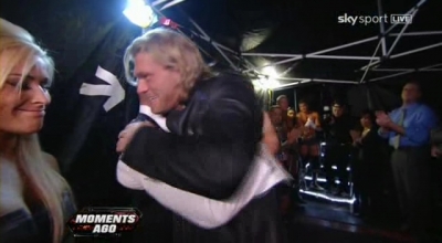 WWE_Monday_Night_Raw_2011_04_11_28229_avi_000029040.jpg