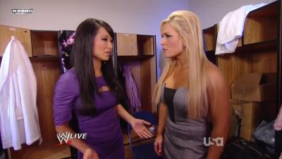 aWWE_Raw_04_11_11_Divas_BackStage_720p_AC3_5_1_x264_mkv_000030797.jpg