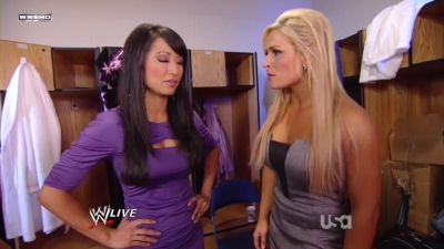 aWWE_Raw_04_11_11_Divas_BackStage_720p_AC3_5_1_x264_mkv_000034267.jpg