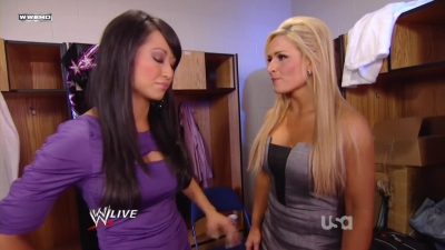 aWWE_Raw_04_11_11_Divas_BackStage_720p_AC3_5_1_x264_mkv_000040640.jpg
