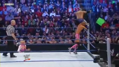 smackdown112009tysonwnatalyavsmysterio_mp4_000158892.jpg