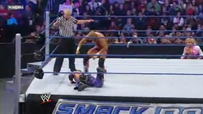 smackdown112009tysonwnatalyavsmysterio_mp4_000187921.jpg