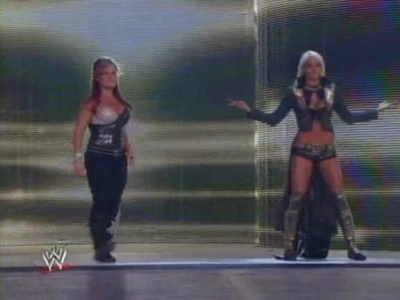 WWE_SmackDown_10_24_08_Michelle_McCool_Maria_vs_Natalya_Maryse_PDTV_XviD_avi_000006906.jpg