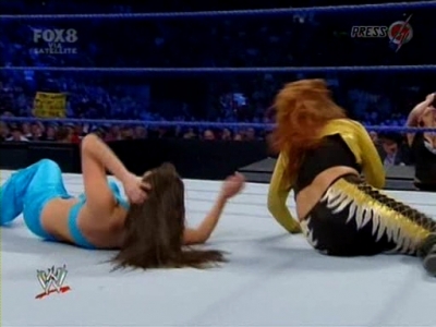 SD_10-10-08_Brie_Bella_vs_Natalya_w-Victoria_avi_000198760.jpg