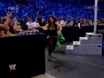 SD_10-10-08_Brie_Bella_vs_Natalya_w-Victoria_avi_000233600.jpg