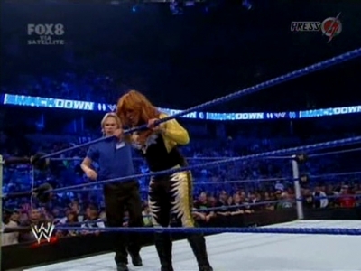 SD_10-10-08_Brie_Bella_vs_Natalya_w-Victoria_avi_000241480.jpg