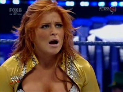 SD_10-10-08_Brie_Bella_vs_Natalya_w-Victoria_avi_000265680.jpg
