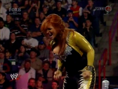 SD_10-10-08_Brie_Bella_vs_Natalya_w-Victoria_avi_000061880.jpg