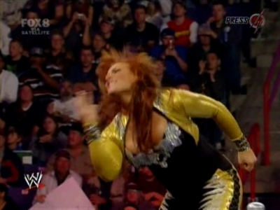 SD_10-10-08_Brie_Bella_vs_Natalya_w-Victoria_avi_000062280.jpg