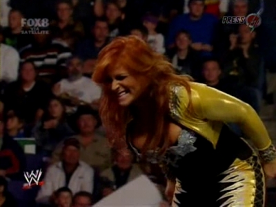 SD_10-10-08_Brie_Bella_vs_Natalya_w-Victoria_avi_000063640.jpg