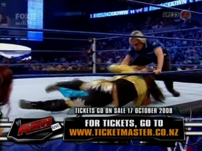 SD_10-10-08_Brie_Bella_vs_Natalya_w-Victoria_avi_000083560.jpg