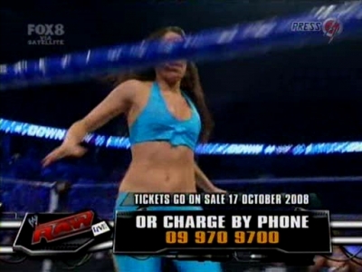 SD_10-10-08_Brie_Bella_vs_Natalya_w-Victoria_avi_000093960.jpg