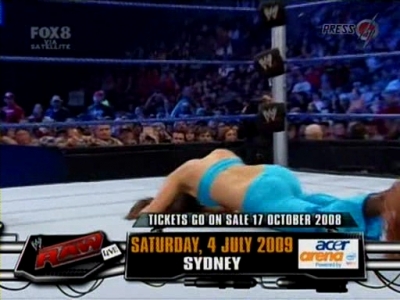 SD_10-10-08_Brie_Bella_vs_Natalya_w-Victoria_avi_000101600.jpg