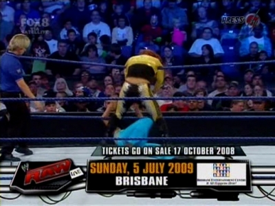 SD_10-10-08_Brie_Bella_vs_Natalya_w-Victoria_avi_000106080.jpg
