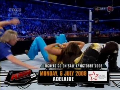 SD_10-10-08_Brie_Bella_vs_Natalya_w-Victoria_avi_000113000.jpg