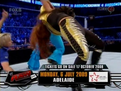 SD_10-10-08_Brie_Bella_vs_Natalya_w-Victoria_avi_000114520.jpg
