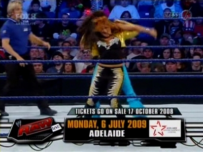 SD_10-10-08_Brie_Bella_vs_Natalya_w-Victoria_avi_000117200.jpg