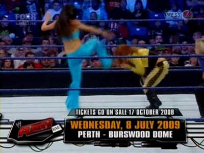 SD_10-10-08_Brie_Bella_vs_Natalya_w-Victoria_avi_000129920.jpg