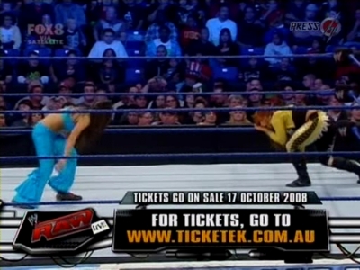 SD_10-10-08_Brie_Bella_vs_Natalya_w-Victoria_avi_000134240.jpg