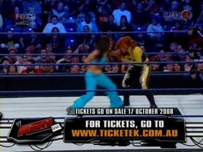 SD_10-10-08_Brie_Bella_vs_Natalya_w-Victoria_avi_000135600.jpg