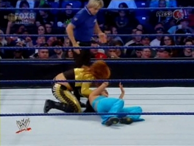 SD_10-10-08_Brie_Bella_vs_Natalya_w-Victoria_avi_000168720.jpg