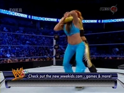 SD_10-10-08_Brie_Bella_vs_Natalya_w-Victoria_avi_000182360.jpg