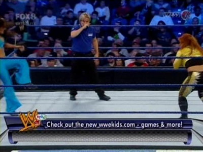 SD_10-10-08_Brie_Bella_vs_Natalya_w-Victoria_avi_000186040.jpg