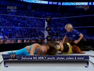 SD_10-10-08_Brie_Bella_vs_Natalya_w-Victoria_avi_000194920.jpg