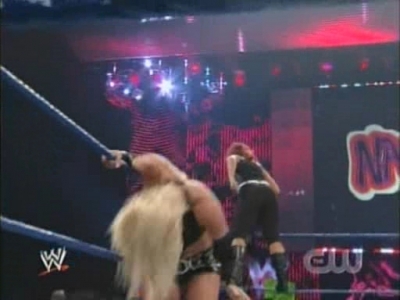 SD_07-11-08_Natalya-Maryse_vs_Michelle-Cherry_avi_000034968.jpg