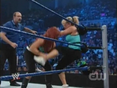 SD_07-11-08_Natalya-Maryse_vs_Michelle-Cherry_avi_000188354.jpg