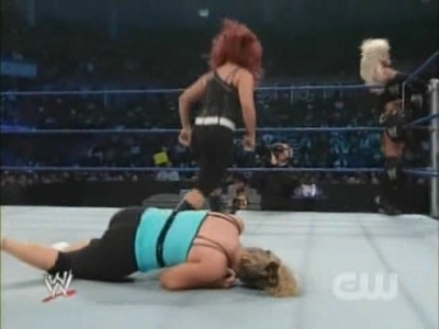 SD_07-11-08_Natalya-Maryse_vs_Michelle-Cherry_avi_000221120.jpg