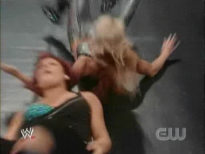 SD_07-11-08_Natalya-Maryse_vs_Michelle-Cherry_avi_000259892.jpg