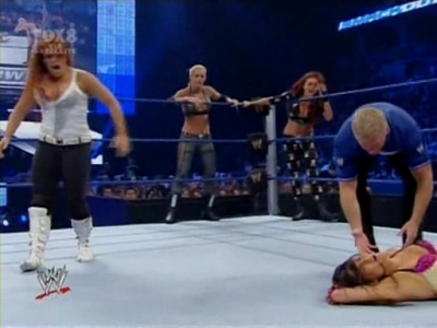 SD_09-12-08_Maryse-Natalya-Victoria_vs_Michelle-Maria-Bri_avi_000205000.jpg