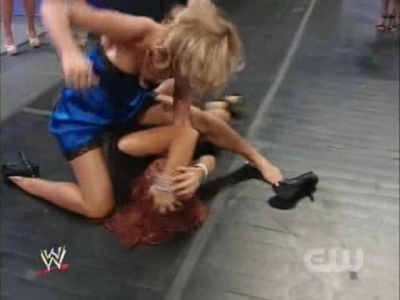 SD_07-19-08_Vickie_Guerrero-Divas_ring_segment_Natalya_vs_Cherry_avi_000109409.jpg
