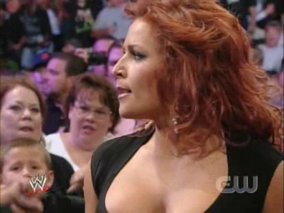 SD_07-19-08_Vickie_Guerrero-Divas_ring_segment_Natalya_vs_Cherry_avi_000126526.jpg