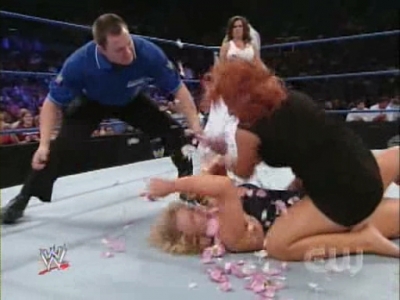 SD_07-19-08_Vickie_Guerrero-Divas_ring_segment_Natalya_vs_Cherry_avi_000217350.jpg