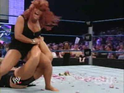 SD_07-19-08_Vickie_Guerrero-Divas_ring_segment_Natalya_vs_Cherry_avi_000230296.jpg