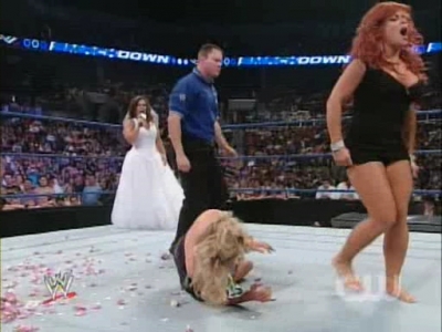SD_07-19-08_Vickie_Guerrero-Divas_ring_segment_Natalya_vs_Cherry_avi_000237403.jpg