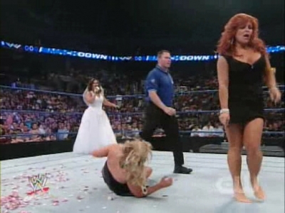 SD_07-19-08_Vickie_Guerrero-Divas_ring_segment_Natalya_vs_Cherry_avi_000237870.jpg