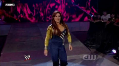 SD_08-22-08_Maria_vs_Natalya_-_KYR_avi_000048481.jpg