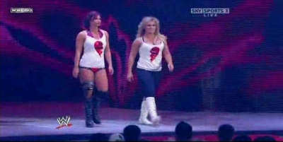 RAW_06-23-08_Melina-Mickie_James_vs_Natalya-Victoria_avi_000189522.jpg