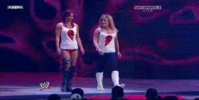 RAW_06-23-08_Melina-Mickie_James_vs_Natalya-Victoria_avi_000190056.jpg