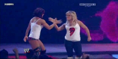 RAW_06-23-08_Melina-Mickie_James_vs_Natalya-Victoria_avi_000197163.jpg
