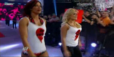 RAW_06-23-08_Melina-Mickie_James_vs_Natalya-Victoria_avi_000203937.jpg